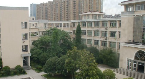 寧波濱海學(xué)校地址，乘車(chē)路線