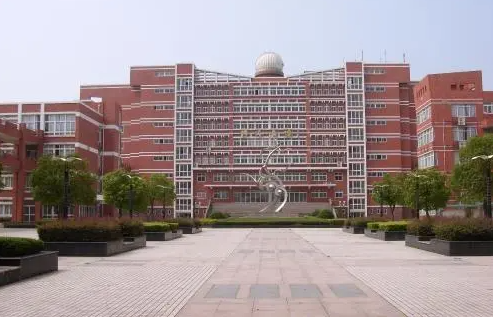 海鹽第二高級中學(xué)地址，乘車路線