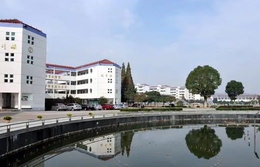 馬寅初中學(xué)地址，乘車路線