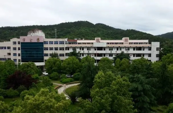 浙江省諸暨市浬浦中學(xué)地址，乘車(chē)路線