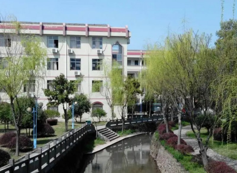 蘭溪市蜀山中學(xué)地址，乘車路線