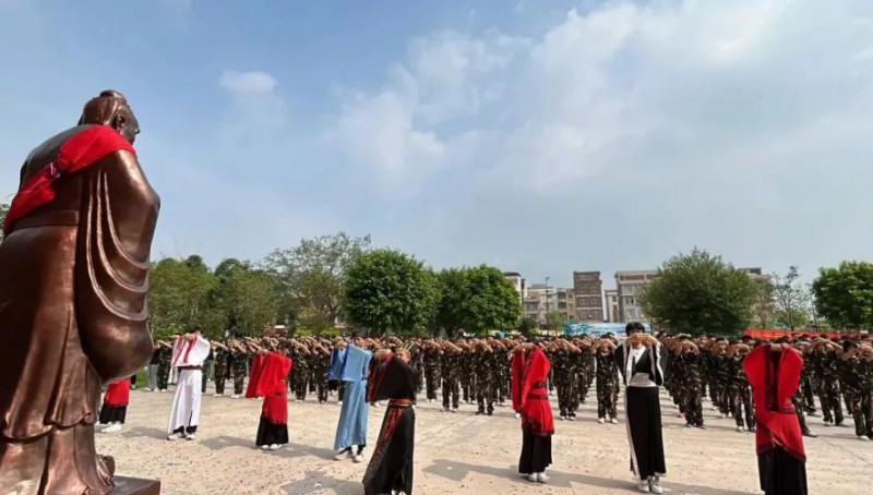 2024桂平尚美藝術(shù)學(xué)校多少錢 桂平尚美藝術(shù)學(xué)校各專業(yè)學(xué)費(fèi)收費(fèi)標(biāo)準(zhǔn)