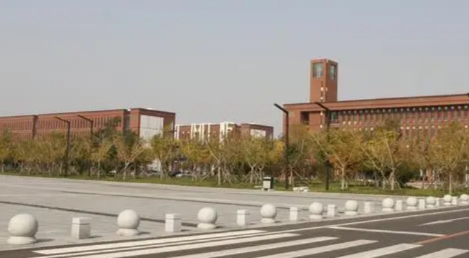 大連理工大學(xué)盤(pán)錦校區(qū)是什么樣的大學(xué) 985還是211高校（附王牌特色專業(yè)）