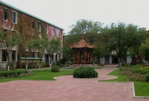 北京市第十七中學(xué)地址，乘車(chē)路線
