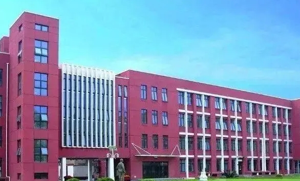 清華大學(xué)附屬中學(xué)望京學(xué)校地址，乘車路線