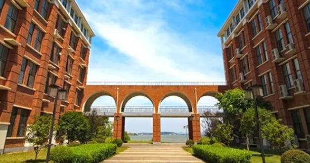 武漢設(shè)計(jì)工程學(xué)院是什么樣的大學(xué) 985還是211高校（附王牌特色專業(yè)）