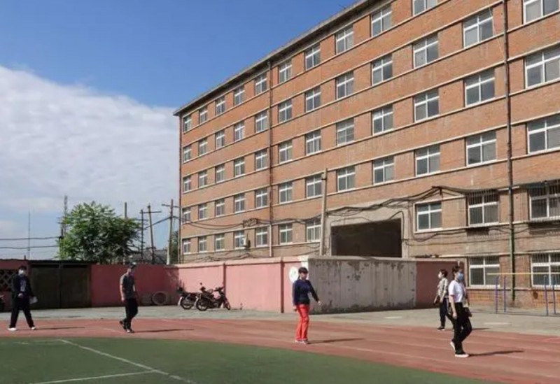 首鋼礦業(yè)公司職工子弟學校地址，乘車路線