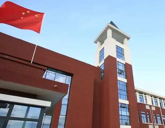 人大附中石景山學(xué)校地址，乘車路線