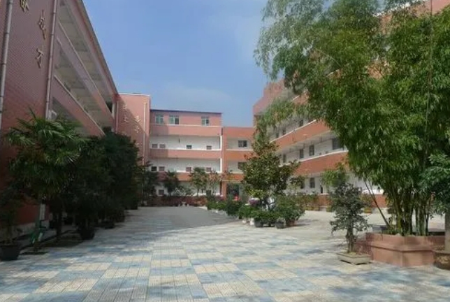 貴陽市烏當(dāng)區(qū)中等職業(yè)學(xué)校怎么樣、好不好