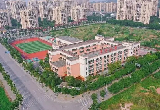 重慶市江北中學(xué)校地址，乘車路線
