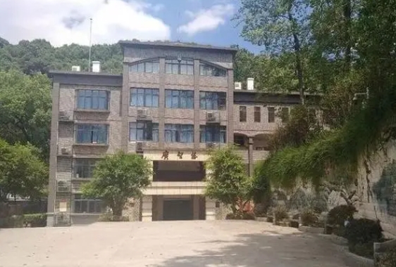 重慶市廣益中學(xué)校地址，乘車(chē)路線