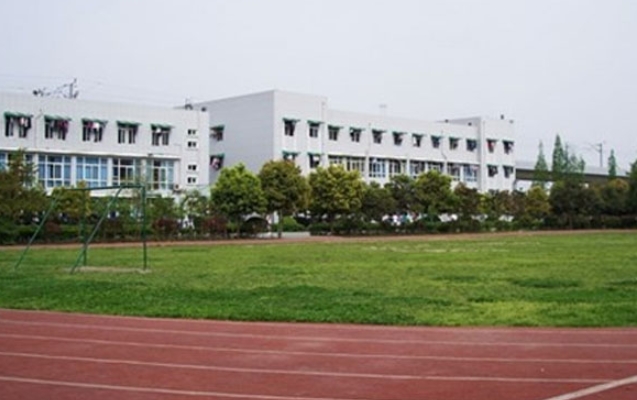 貴州2024年男生上什么鐵路學校比較好