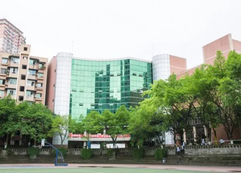 重慶市清華中學(xué)校地址，乘車路線