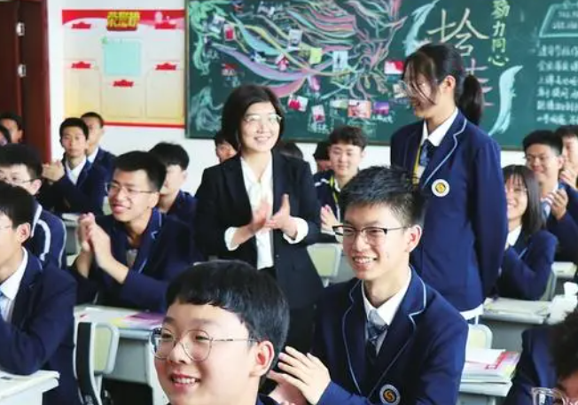 大學(xué)通知書一般多久能收到？通知書可以讓別代收嗎？