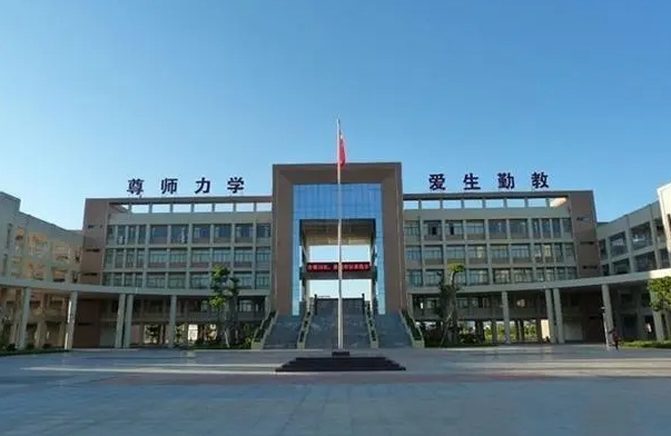 2024銅梁二中多少錢(學費明細)