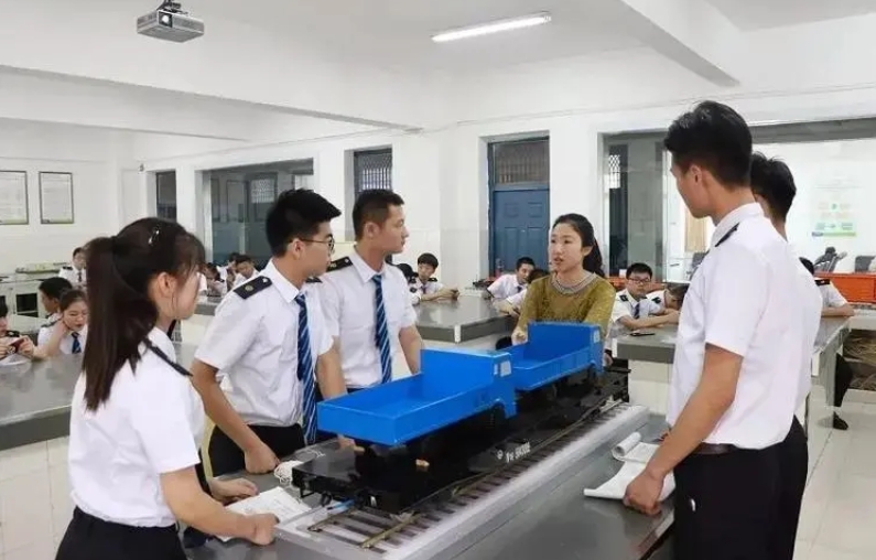 浙江2024年鐵路學(xué)校都有哪些專(zhuān)業(yè)好