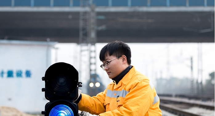 安徽2024年男生讀鐵路學校學什么好