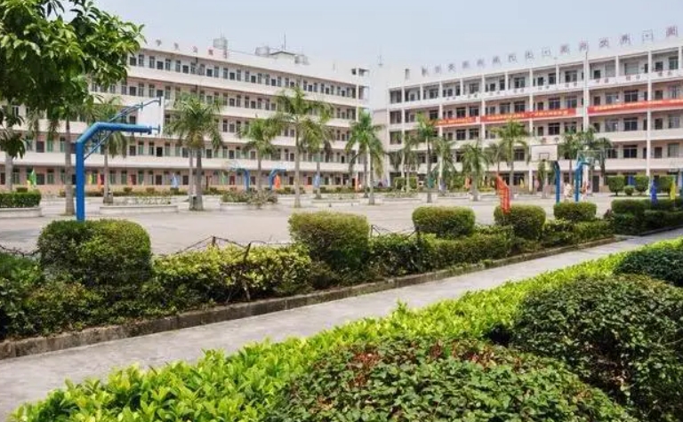 廣州市華成理工職業(yè)技術(shù)學(xué)校網(wǎng)站網(wǎng)址主頁(yè)
