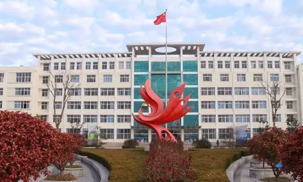 市政協(xié)“山外匯夢·界別同心匯”學(xué)習(xí)交流聚識活動在日照市工業(yè)學(xué)校舉行
