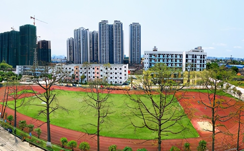 廣西2024年鐵路學(xué)校和職高哪個好