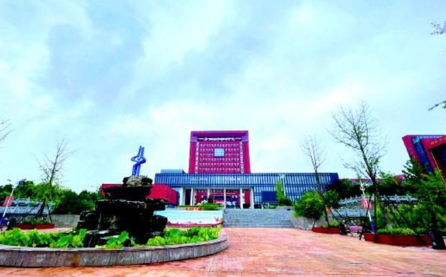 山東2024年讀鐵路學校一年要多少錢