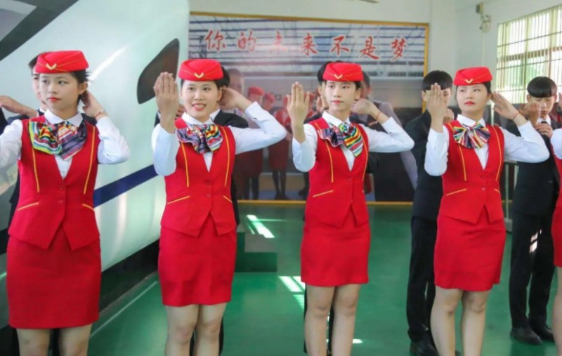 山東2025年鐵路學(xué)校什么專業(yè)適合女生