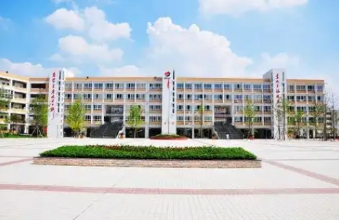 2025郫都四中多少錢(學(xué)費(fèi)明細(xì))
