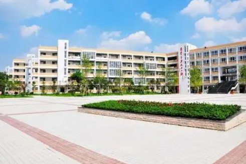郫都四中地址，乘車路線