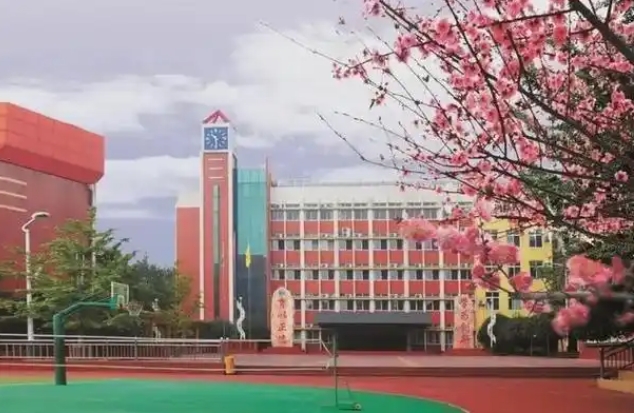 都江堰外實校地址，乘車路線
