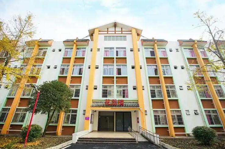 領川實驗學校地址，乘車路線