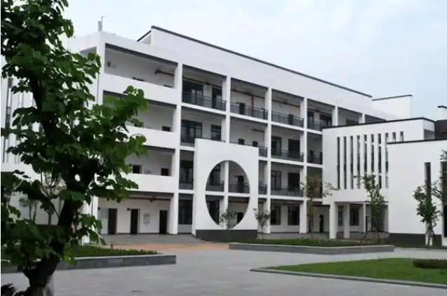 2025石室白馬中學(xué)多少錢(學(xué)費明細)