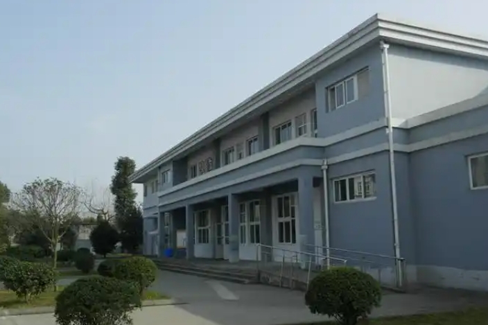 都江堰市天馬鎮(zhèn)中學(xué)地址，乘車路線