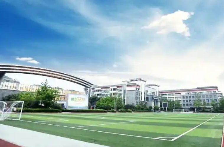 2025四川省成都市西北中學多少錢(學費明細)