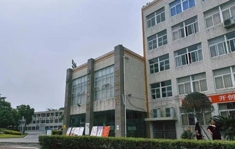 成都市洛帶中學怎么樣、好不好
